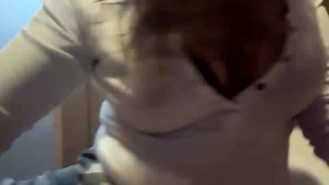 Snapshot of cece_vibez chatting on February 6, 10:10 pm cece_vibez online show from February 6, 10:10 pm