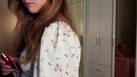 Lina  online show from September 18, 7:23 pm