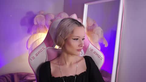 Snapshot of celeste_eyes0n chatting on October 13, 9:28 pm Celeste online show from October 13, 9:28 pm