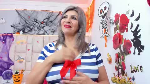Snapshot of celeste_lincon chatting on October 10, 2:49 am Celeste Lincon online show from October 10, 2:49 am