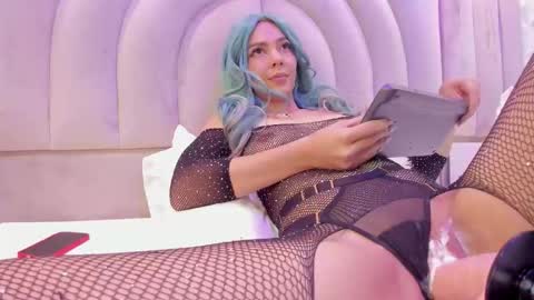 celestebellmont online show from October 23, 4:02 pm