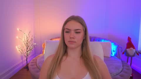 celestenoirr online show from January 14, 9:03 am