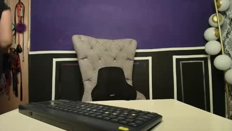       online show from April 21, 1:42 am