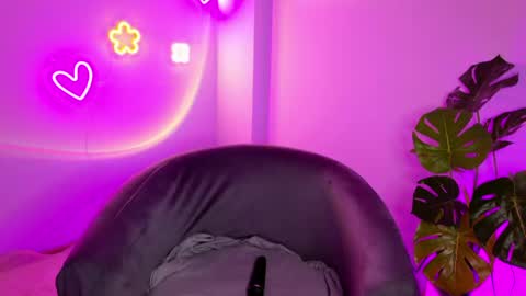  Celine  online show from April 19, 2:11 am