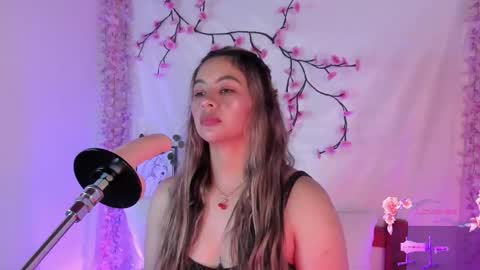 Hello guys my name is Sofi and Lizzie and  Vanessa online show from October 29, 2:05 am