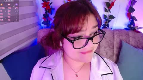 Snapshot of chaarlotte_1 chatting on December 13, 7:32 pm charlotte online show from December 13, 7:32 pm