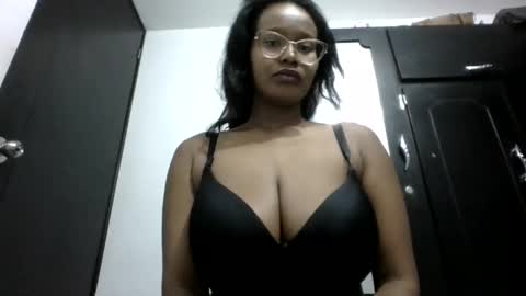 Snapshot of chantal99 chatting on September 18, 2:32 am chantal99 online show from September 18, 2:32 am
