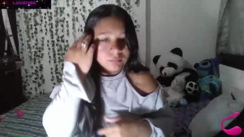 Snapshot of charis_21 chatting on December 24, 9:50 am charis 2 online show from December 24, 9:50 am