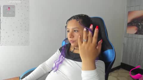 Snapshot of charis_21 chatting on September 27, 5:03 am charis 2 online show from September 27, 5:03 am