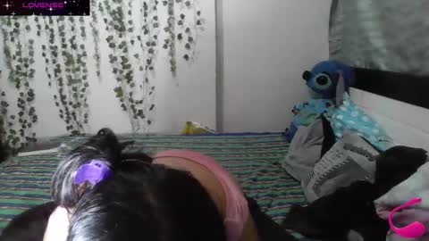 Snapshot of charis_21 chatting on December 19, 12:34 am charis 2 online show from December 19, 12:34 am