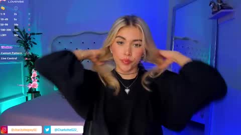 Snapshot of charlotte__grey chatting on March 5, 8:55 pm charlotte grey online show from March 5, 8:55 pm