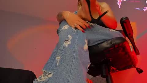 charlotte  grey online show from April 4, 6:51 pm