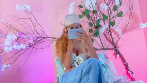 CHARLOTTE online show from March 29, 8:52 pm