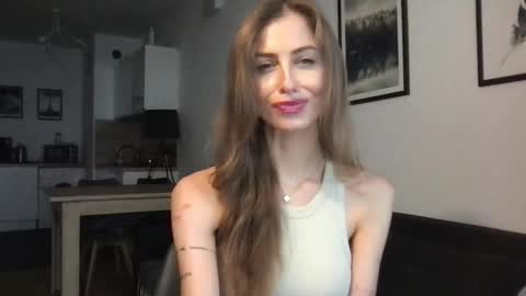 Snapshot of charlotte_roche chatting on September 19, 12:37 pm Charlotte Roche online show from September 19, 12:37 pm