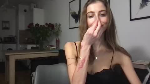 Snapshot of charlotte_roche chatting on February 18, 5:33 pm Charlotte Roche online show from February 18, 5:33 pm