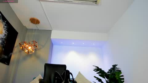 Charlotte  Everyday From 0700 to 1300 Col Time online show from April 12, 11:46 am