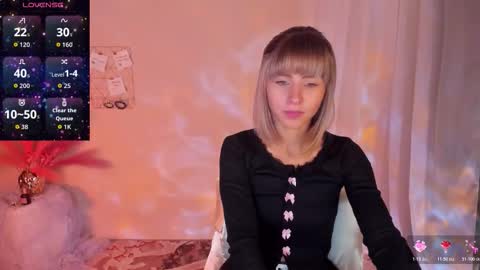 Snapshot of charmbianca chatting on October 18, 2:20 pm Bianca online show from October 18, 2:20 pm