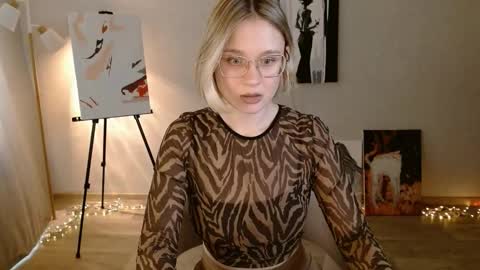 Snapshot of charming_beauty chatting on September 29, 6:18 am Michelle online show from September 29, 6:18 am