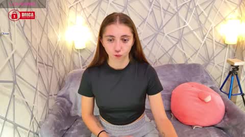 CharmingLIA online show from September 30, 6:02 pm