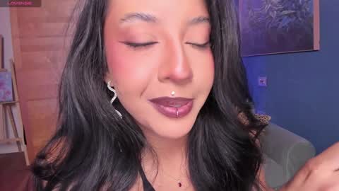 Snapshot of charming_snake_ chatting on December 10, 1:55 pm Victoria online show from December 10, 1:55 pm