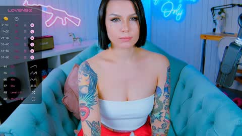 Snapshot of chaturkaterina chatting on December 3, 5:34 pm Miss Harmony online show from December 3, 5:34 pm