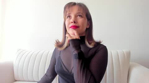 Snapshot of cheek_chic12 chatting on January 21, 5:30 pm Regina Phalange online show from January 21, 5:30 pm