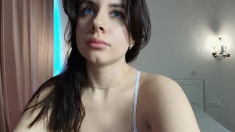 Amelia online show from April 11, 9:02 am