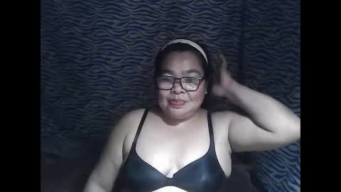 chenita_kits online show from February 7, 1:04 pm