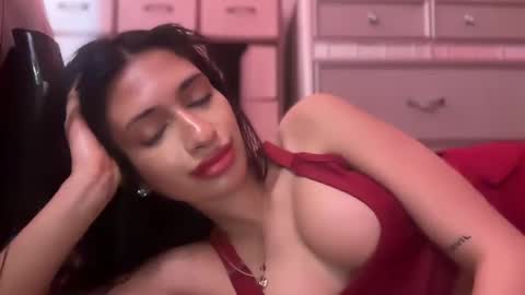 Snapshot of cherliecarmen chatting on February 25, 6:33 pm cherliecarmen online show from February 25, 6:33 pm