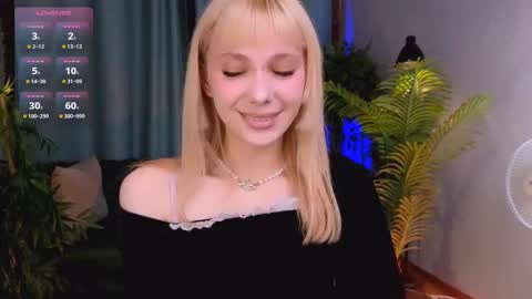 Snapshot of cherry_bitter chatting on September 22, 9:57 pm Cherry baby online show from September 22, 9:57 pm