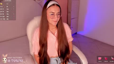 Snapshot of cherry_blond_ chatting on January 26, 2:03 am Cherry online show from January 26, 2:03 am