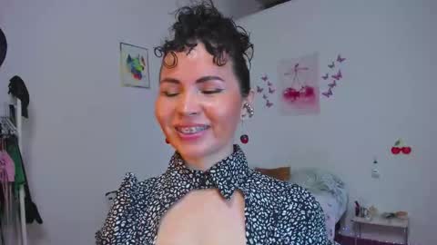 liana online show from October 18, 7:37 pm