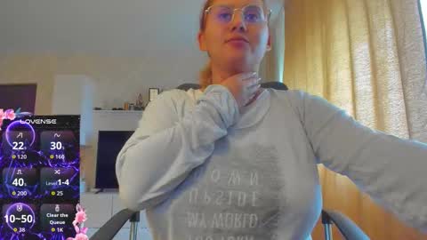 mayra online show from October 7, 10:52 am