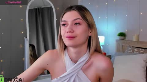 cherry_pr1ce online show from November 17, 12:22 am