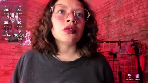Snapshot of cherry_xoxx chatting on October 3, 11:26 am online show from October 3, 11:26 am