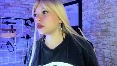     online show from November 3, 12:09 pm