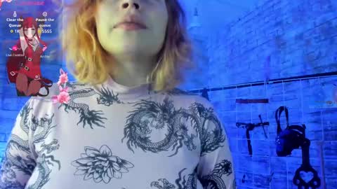 Snapshot of cherry_xoxx chatting on September 16, 11:18 am online show from September 16, 11:18 am