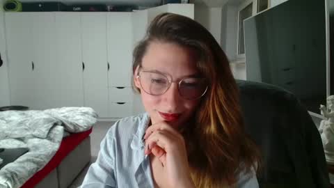 Leonie online show from February 20, 5:17 am