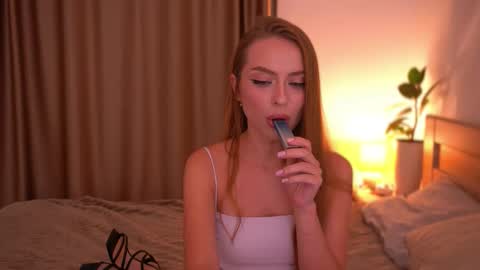 Snapshot of cherryblossom224 chatting on September 14, 9:23 pm Alisha online show from September 14, 9:23 pm