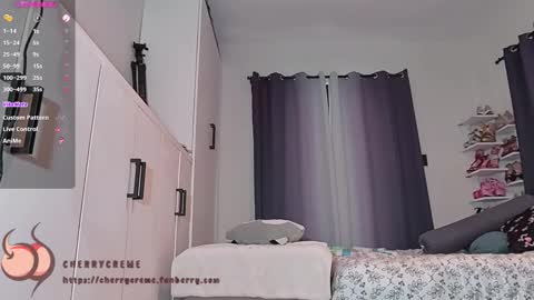 Snapshot of cherrycreme chatting on September 9, 2:00 am Cherry online show from September 9, 2:00 am