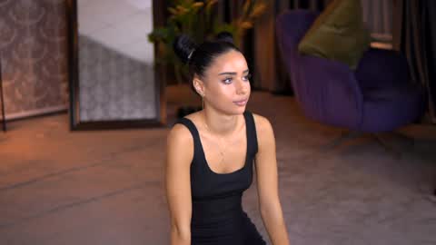 Selena online show from February 1, 7:44 pm