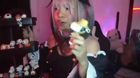 Snapshot of cherrywitchy chatting on March 8, 3:37 am Cherry online show from March 8, 3:37 am