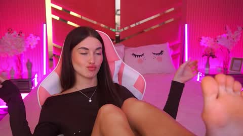 cherryylulu online show from November 26, 9:32 am