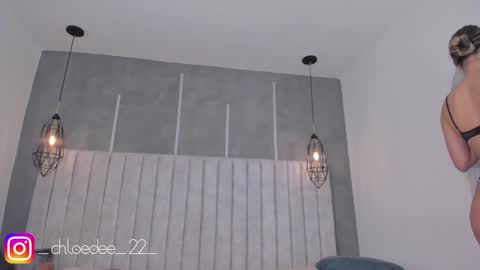 Snapshot of chloe_dee_ chatting on January 20, 10:40 am Chloe online show from January 20, 10:40 am