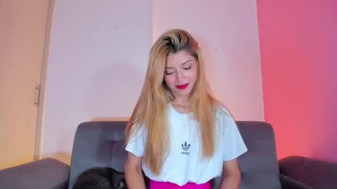 Snapshot of chloe_sweet7 chatting on September 16, 3:58 am Chloe Miller online show from September 16, 3:58 am