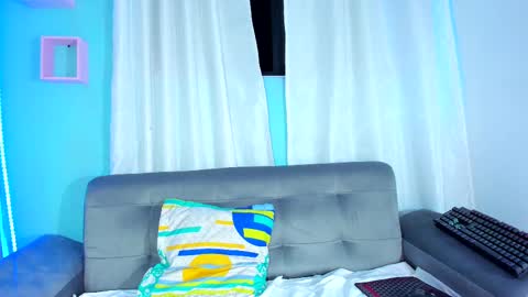 Snapshot of chloe_sweet7 chatting on February 23, 4:01 am Chloe Miller online show from February 23, 4:01 am