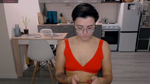 Eva and Sandra online show from December 11, 10:03 am