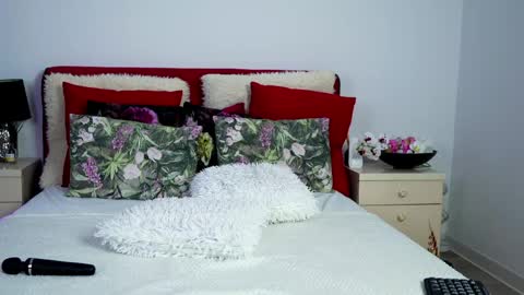 Chloe online show from May 26, 3:50 am