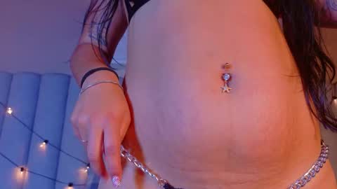 C H L O E  online show from February 26, 3:05 am