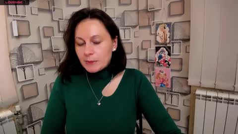 Snapshot of chloejill_ chatting on October 4, 9:37 am Chloe online show from October 4, 9:37 am